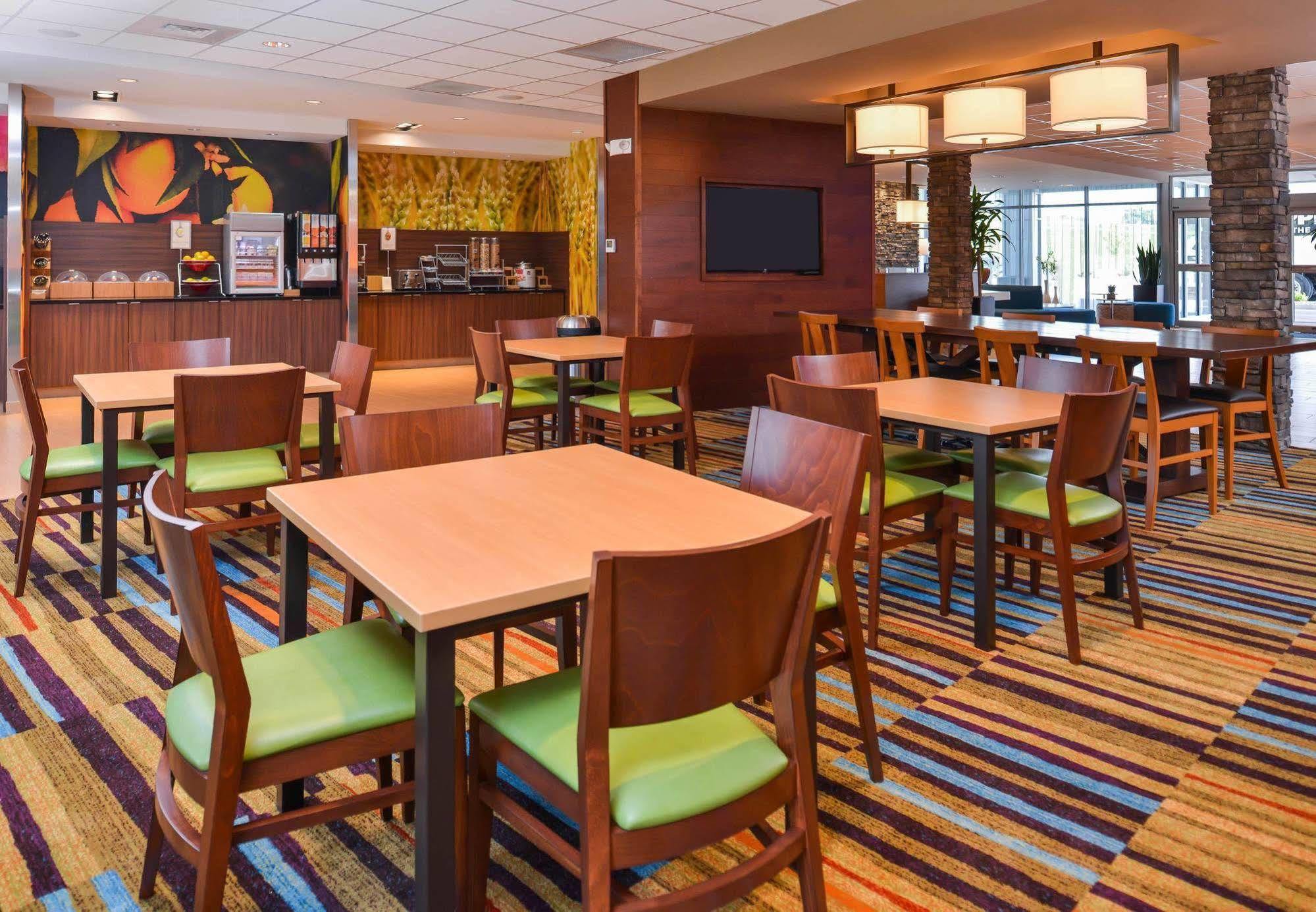 Fairfield Inn & Suites By Marriott St. Joseph Bagian luar foto
